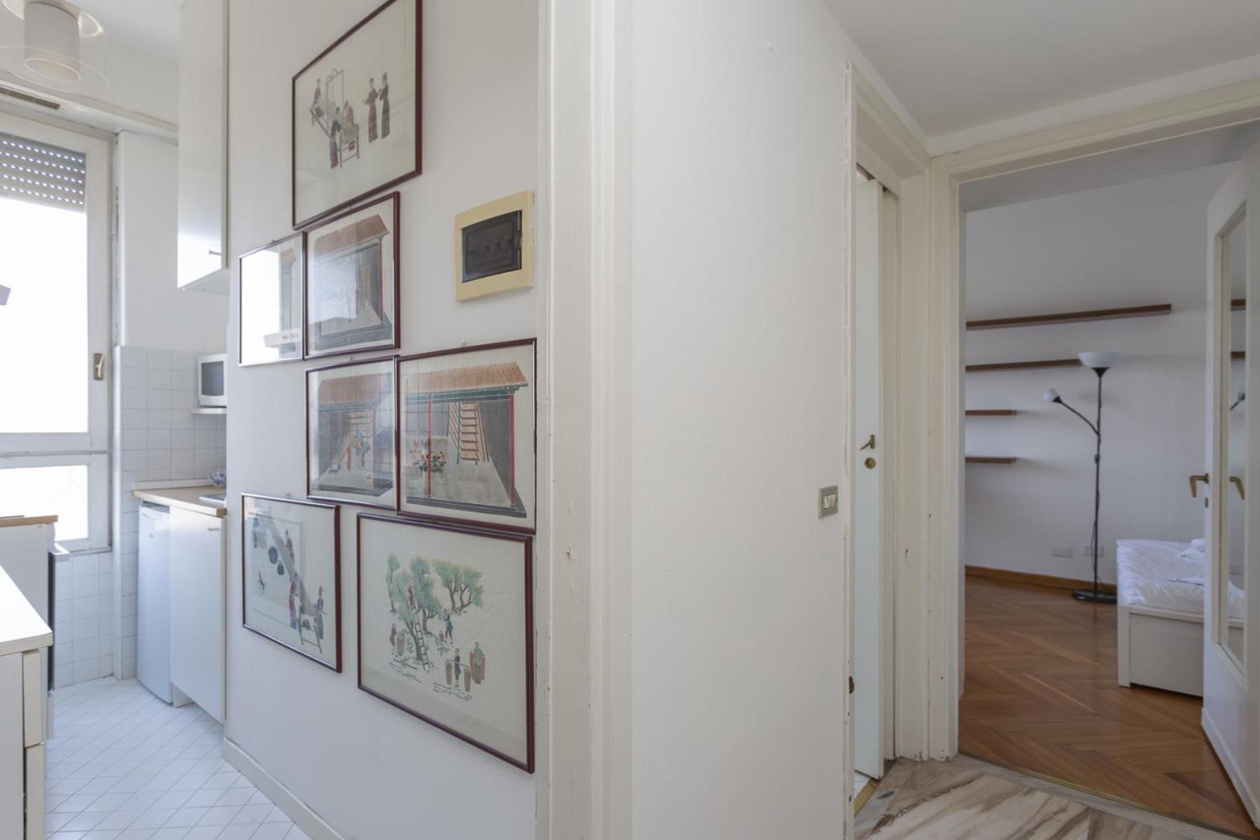 Skyline View Biancamano 1 Bdr With Balcony By Rentopolis Milan Exterior photo